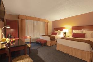 Coast Two Queens room in Coast Wenatchee Center Hotel