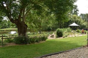 Maisons d'hotes Un Beau Regard sur la nature ! : photos des chambres