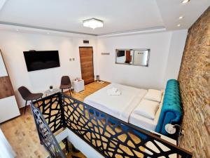 Studio with Spa Bath room in Canti jacuzzi apartments