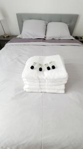 "LE PAVILLON" Maisonnette 150 m gare des Aubrais