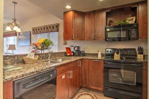 2 Mi to Attractions Pigeon Forge Condo