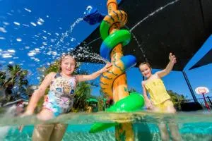 Lakeside Forster Holiday Park - Blueys Beach