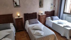 Dreibettzimmer mit eigenem externen Bad