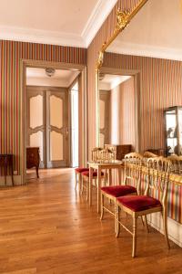 Hotels Grand Hotel De La Reine - Place Stanislas : photos des chambres