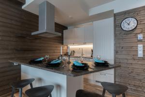 Two-Bedroom Apartment room in Ski-Inn RukaValley