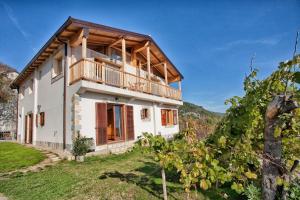Family Room with Lake View room in Accommodation MONTELAGO- VirpazarSkadar Lake