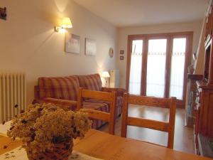 B25 - La Granja, Bajo con jardín - Villmor