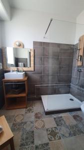 Hotels Hotel La Baine : photos des chambres
