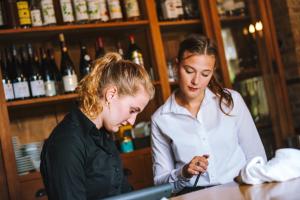 De Dames Van De Jonge Hotel Restaurant