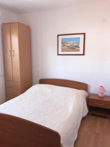 Apartments Deni 30 m from sea