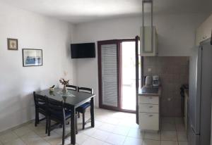 Apartments Deni 30 m from sea