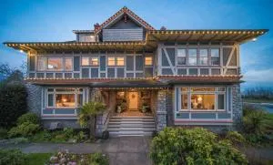 Dashwood Manor Seaside Bed & Breakfast - Sequim