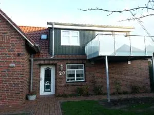 Omas Huus - Эзенс