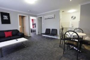 Cattlemans Country Motor Inn & Serviced Apartments