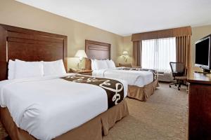 Deluxe Queen Room with Two Queen Beds room in La Quinta by Wyndham Bismarck