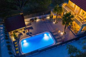 VILLA TWINS Sukošan with heated pool