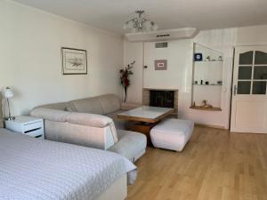 Baltas apartamentas