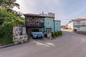Stone House Knez 