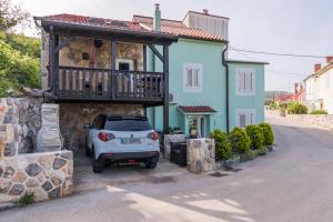 Stone House Knez 