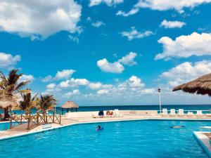 Brisas Sunset Apartment