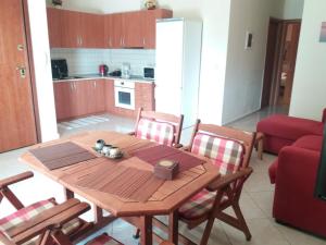 Anatolis home
