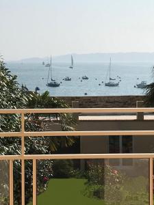 Appartements GIte independant dans une villa -Vue et acces direct mer - avec 3 chambres et 3 grandes terrasses : photos des chambres