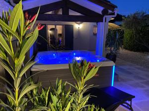 Maisons de vacances Mas Beau Soleil & Spa Gites de Charme avec Jacuzzi Prive : photos des chambres