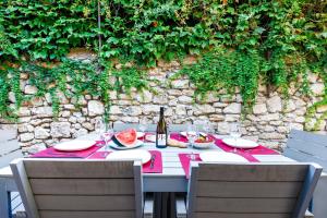 Le Patio Carreterie - Maison chaleureuse avec Jacuzzi Extérieur Privatif - Primée pour sa déco