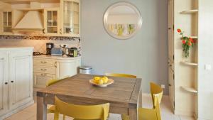 Appartements Mare appart avec jardin et bbq vue mer et montagne plage et port a 2 pas : photos des chambres