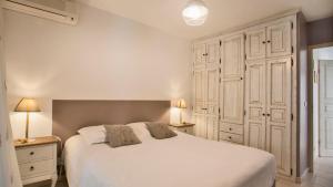 Appartements Mare appart avec jardin et bbq vue mer et montagne plage et port a 2 pas : photos des chambres