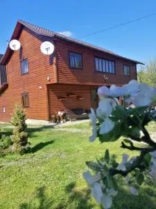 Medova Hata - Verkhniy Berëzov