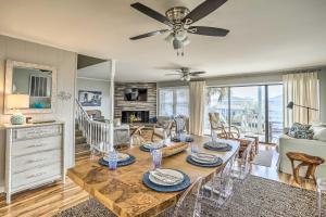 Holiday Home room in Waterfront Home with Decks Privacy and Boat Slip