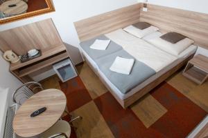 Willa Faleza Adults Only