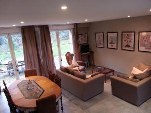 Maisons de vacances Les Gites du Chateau de la Moriniere : Maison de Vacances (4 Adultes)