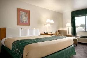 Queen Room - Non-Smoking room in Travelodge by Wyndham Cheyenne