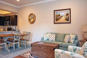 Three Bedroom Apartment room in Alerio Condos