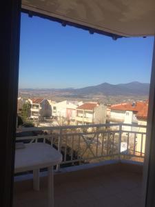 Apartment with 3 bedrooms in Thermi with wonderful mountain view enclosed garden and WiFi Thessaloníki Greece