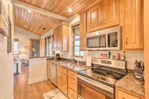 Putt-Putt, Pickleball and Trails Glenville Getaway