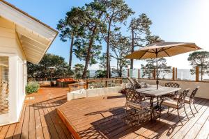 Holiday Home room in Stunning Ocean Views and Pacific Sunsets