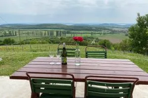 Présház a hegytetőn - Pécsely