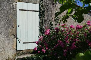 B&B / Chambres d'hotes Chambres d'hotes de la Grande Combe : Chambre Double - Vue sur Jardin