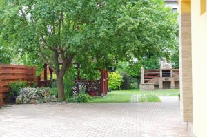 Aranyhal Apartman
