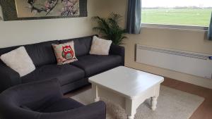 Water & Meadow cottage in Central Holland 2A & 2C