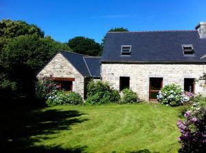 Maisons de vacances Maison de 3 chambres avec jardin amenage a Berrien : photos des chambres