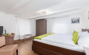Double Room room in Hotel Landgasthof Hölzer