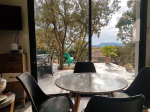 Charmante Maison avec jardin à Mornas