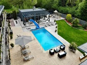 维拉费塔利亚酒店 - 斯文托伊