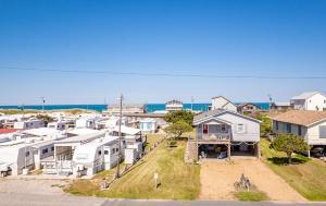 OBX Perfect Landing - KH MP 5, Ocean View, 1 Block to Beach, Fenced Yard, Flex Stays