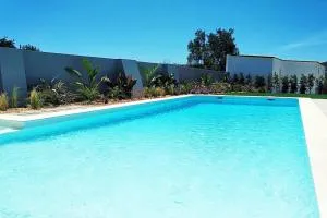 Modern apartment in Estói with shared pool. - Sambada