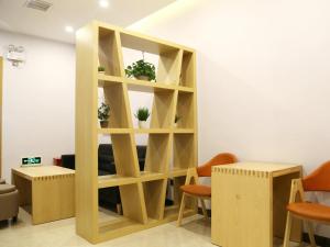 7Days Premium Chengde Luanping Huaxing Road Branch